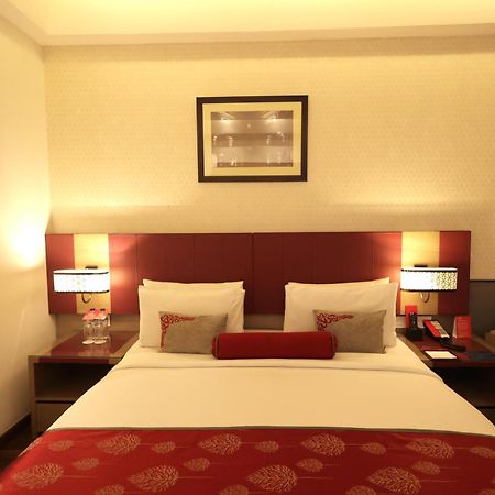 Ramada Plaza By Wyndham Lucknow Hotel Buitenkant foto