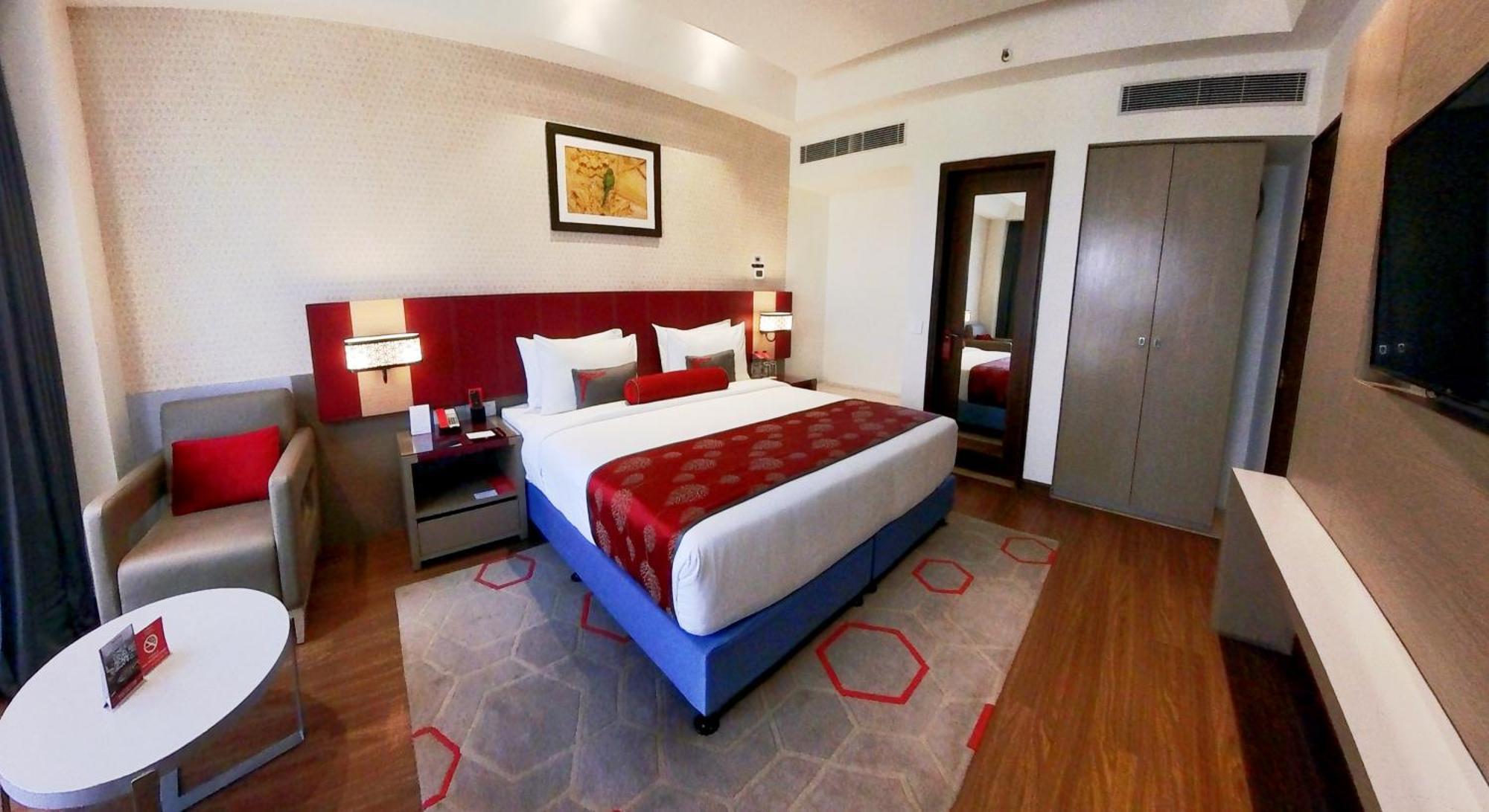 Ramada Plaza By Wyndham Lucknow Hotel Buitenkant foto