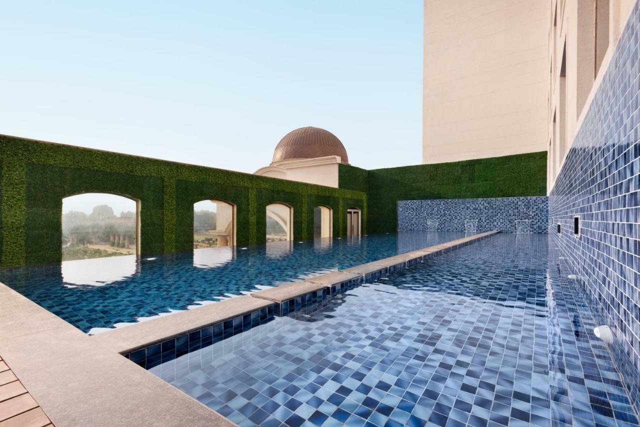 Ramada Plaza By Wyndham Lucknow Hotel Buitenkant foto
