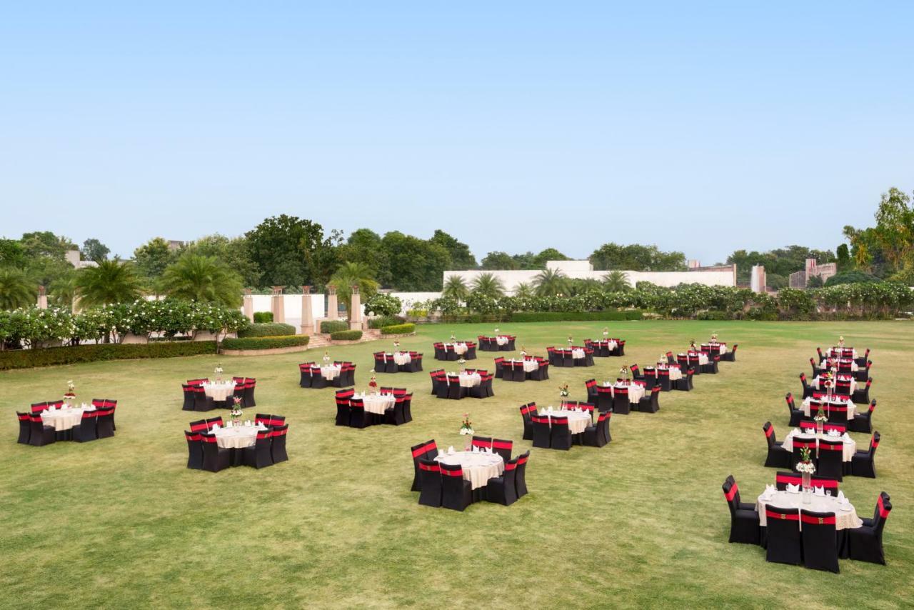 Ramada Plaza By Wyndham Lucknow Hotel Buitenkant foto
